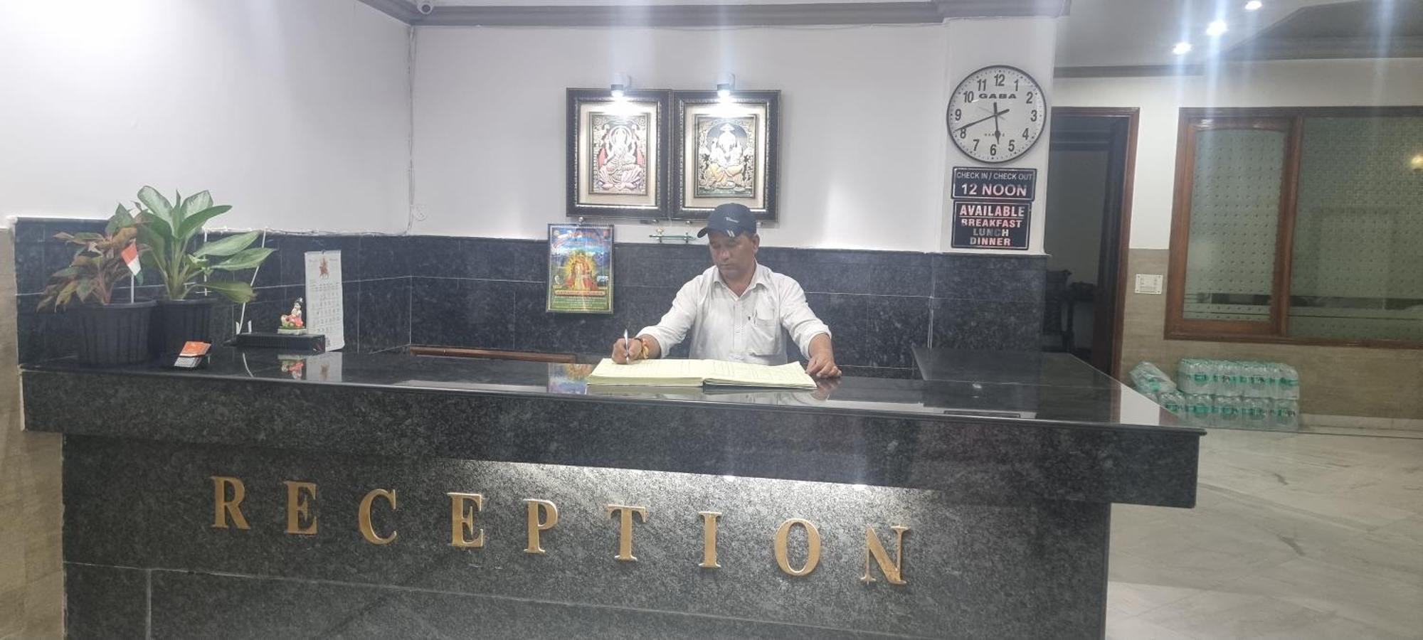 Hotel Har Ki Pauri By Around Stays Haridwār Εξωτερικό φωτογραφία
