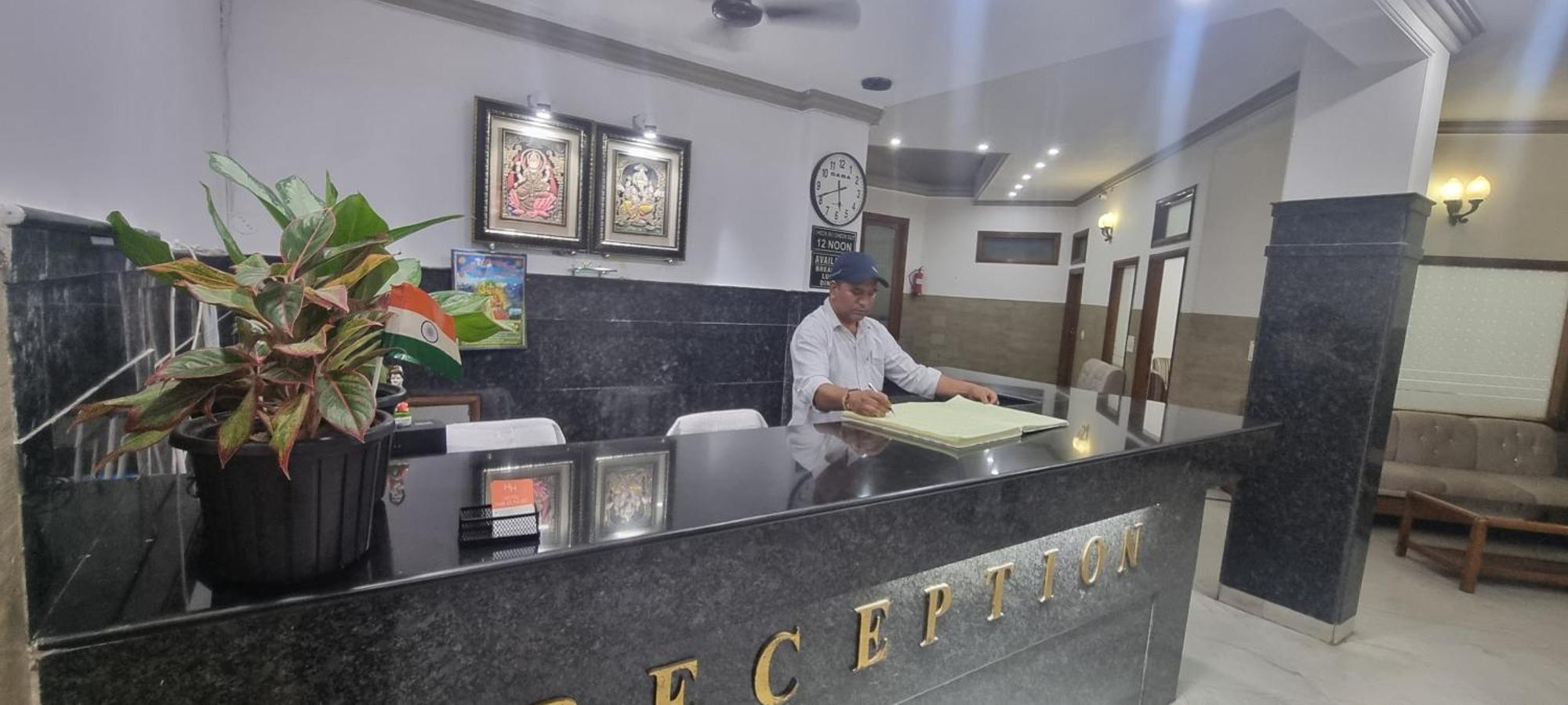 Hotel Har Ki Pauri By Around Stays Haridwār Εξωτερικό φωτογραφία