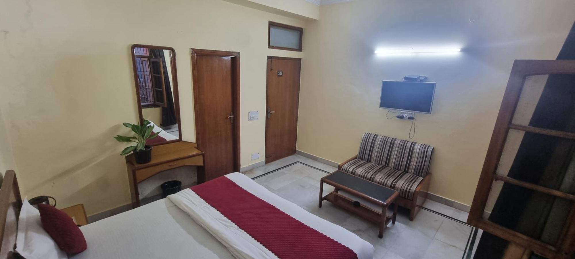 Hotel Har Ki Pauri By Around Stays Haridwār Εξωτερικό φωτογραφία