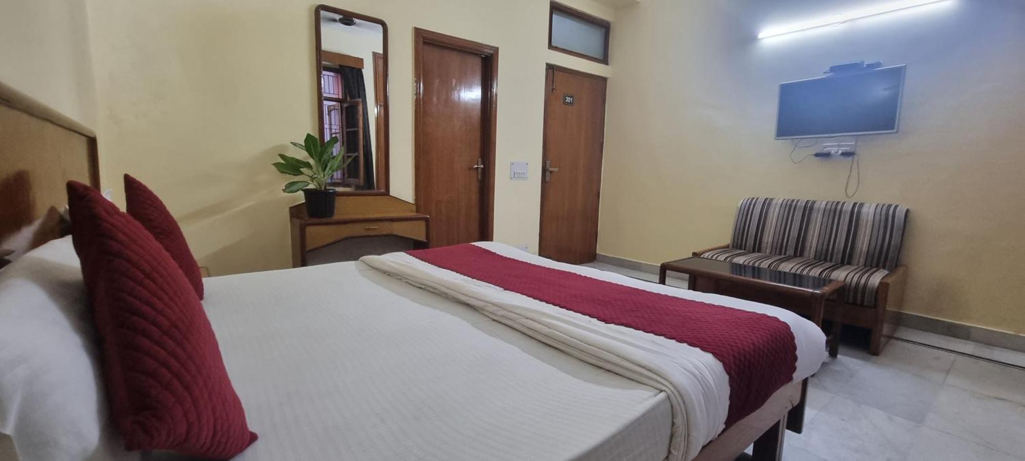Hotel Har Ki Pauri By Around Stays Haridwār Εξωτερικό φωτογραφία